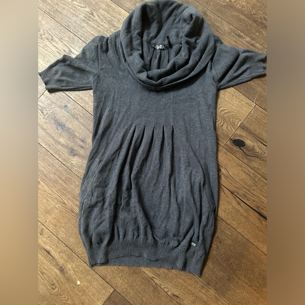 Guess dress! Grey short dress by Guess size M 100% cotton